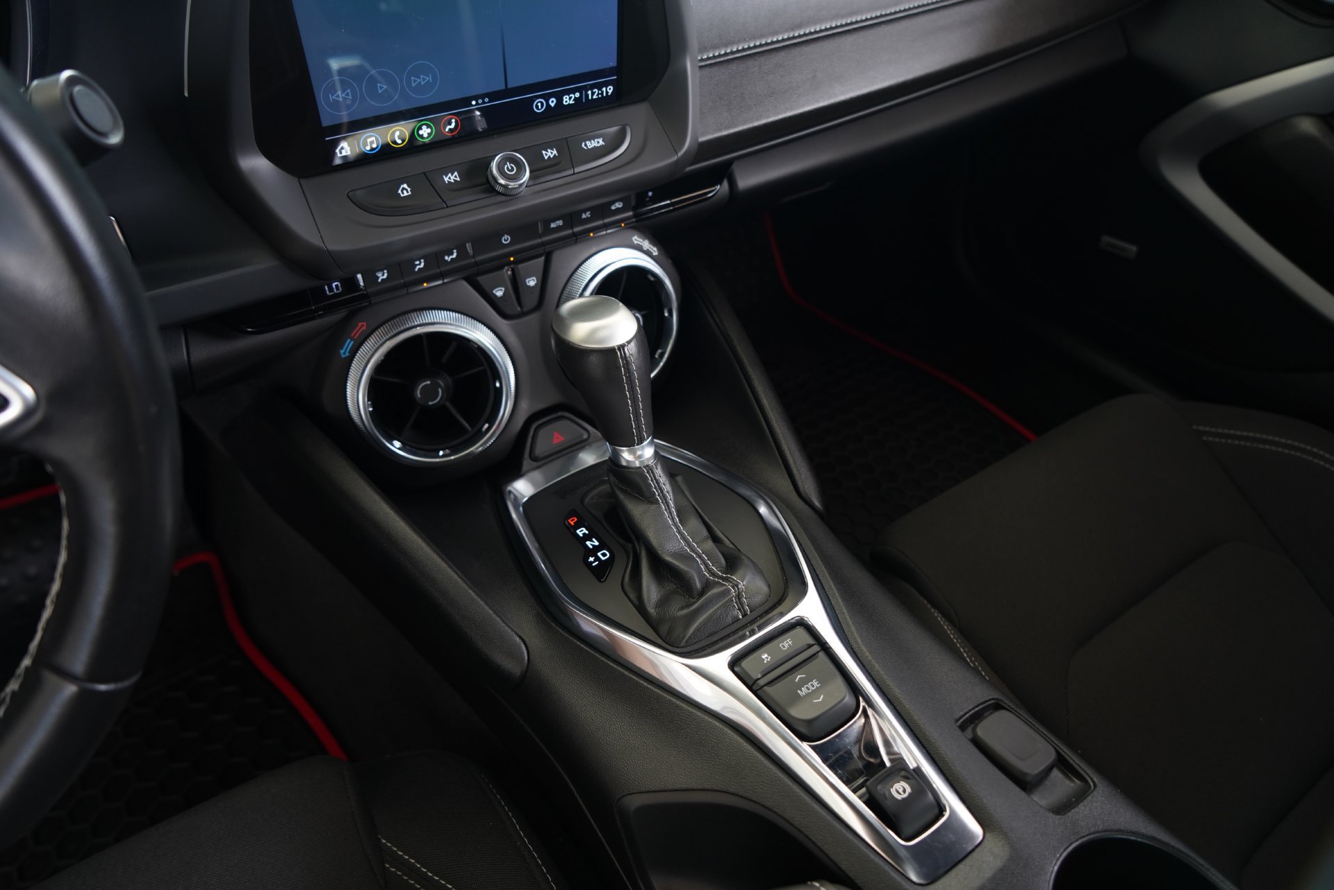 Used 2022 Chevrolet Camaro LT w/ Technology Package RWD image 18