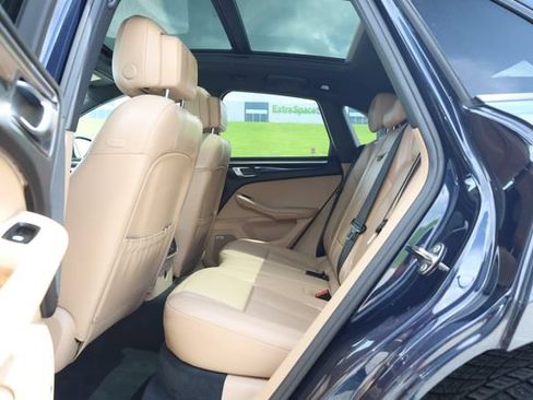 Used 2019 Porsche Macan AWD/4WD image 24