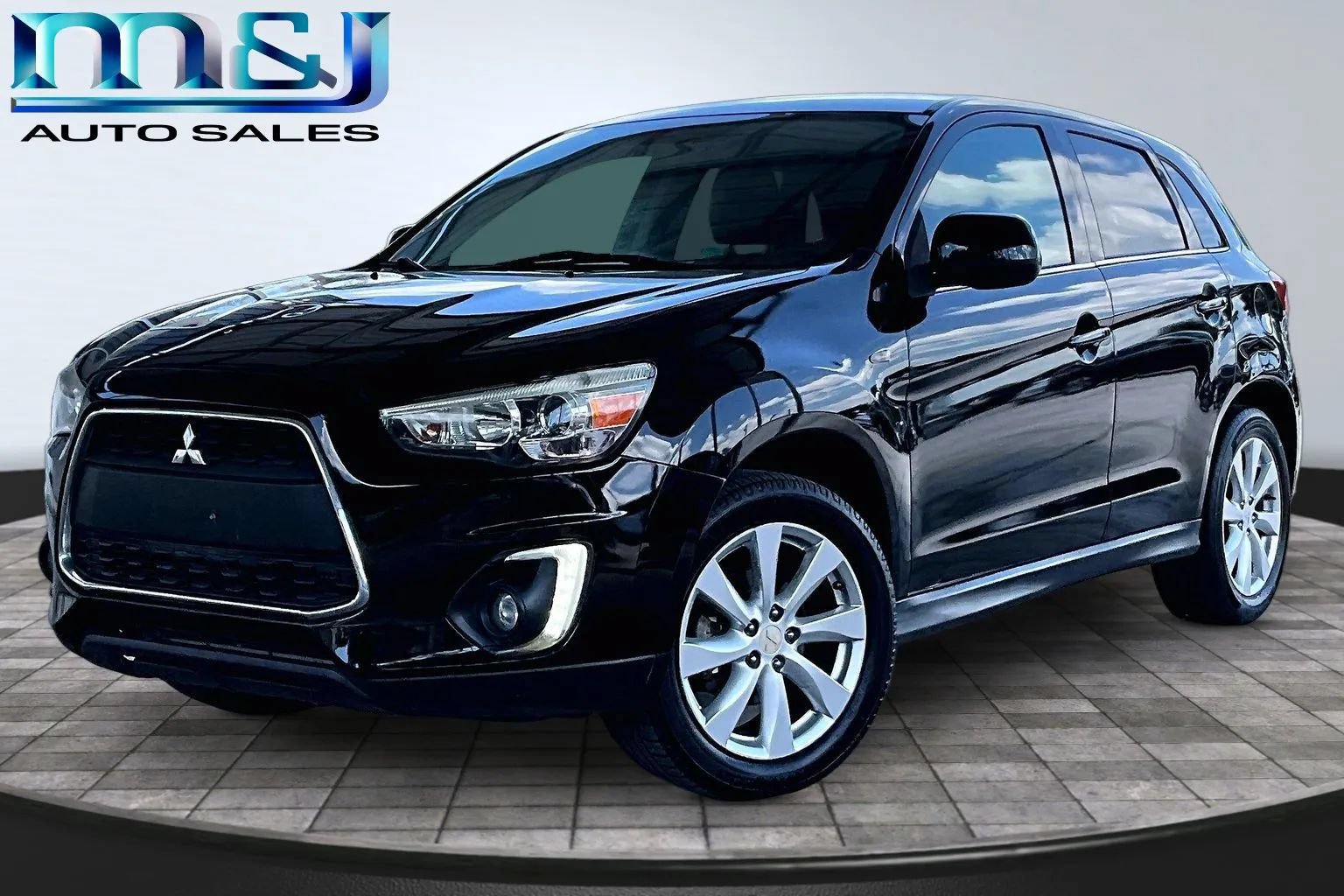 Used 2015 Mitsubishi Outlander Sport SE FWD image 1
