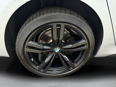 Used 2018 BMW 740i image 40