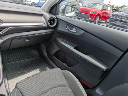 Certified 2021 Kia Forte LXS FWD image 13