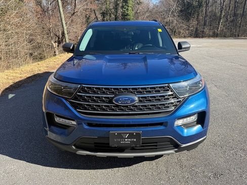 Used 2022 Ford Explorer XLT w/ Equipment Group 202A image 3