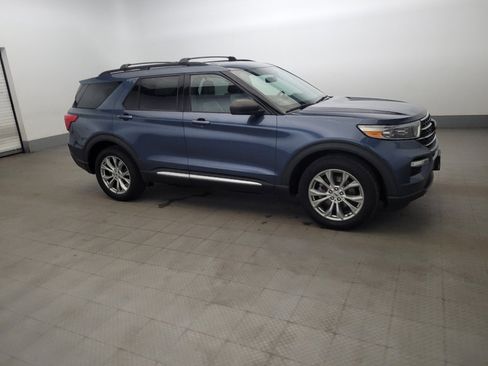 Used 2020 Ford Explorer XLT w/ Equipment Group 202A AWD/4WD image 11