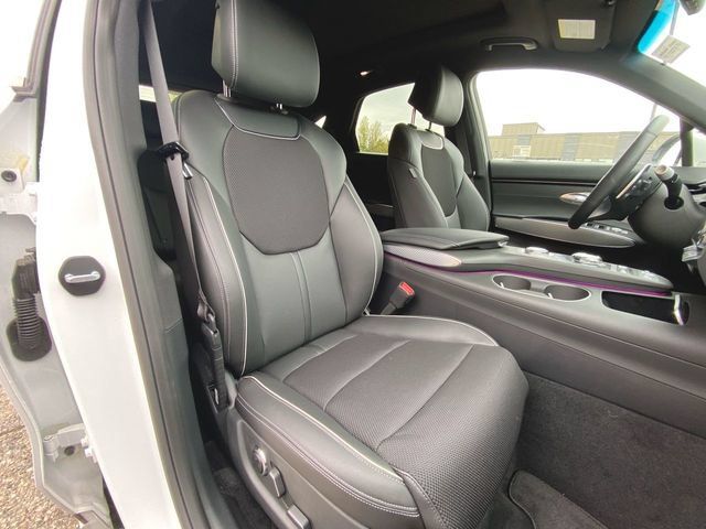 Used 2025 Genesis GV70 3.5T Sport AWD/4WD image 28