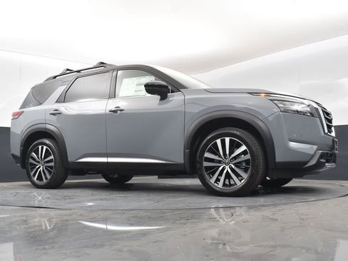 New 2025 Nissan Pathfinder Platinum w/ Cargo Package image 39