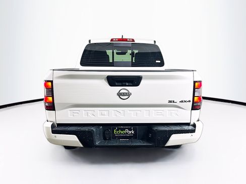 Used 2024 Nissan Frontier SL w/ Technology Package image 7