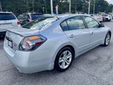 Used 2010 Nissan Altima 3.5 SR w/ Premium Pkg image 5