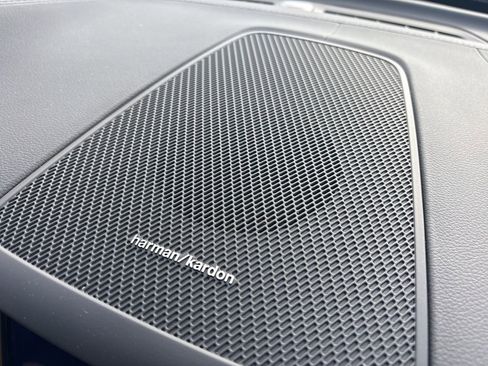 Used 2023 Volvo XC60 B5 Ultimate w/ Protection Package Premier image 23