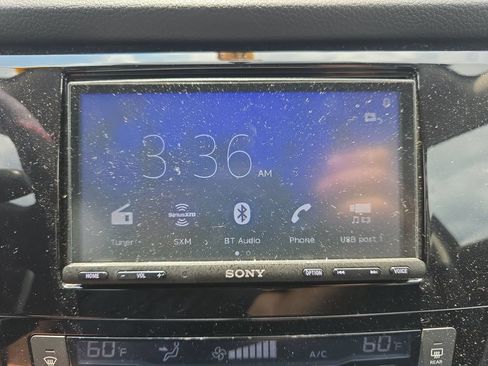 Used 2014 Nissan Rogue SV w/ SV Premium Package AWD/4WD image 26