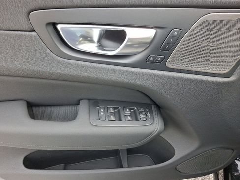 New 2026 Volvo XC60 B5 Ultra w/ Protection Package Premier image 8