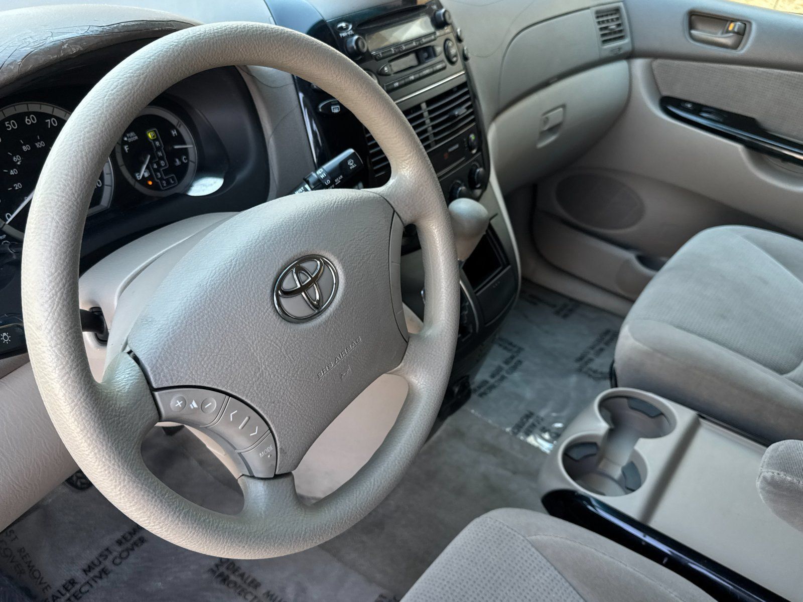 Used 2005 Toyota Sienna LE w/ LE Pkg 8 FWD image 10