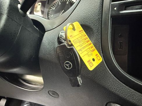 Used 2016 Mercedes-Benz Metris Passenger image 35