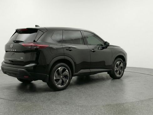 Used 2025 Nissan Rogue SV image 9