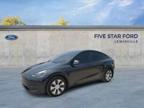 Used 2024 Tesla Model Y Long Range RWD image 4