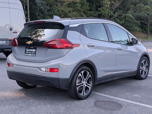 Used 2019 Chevrolet Bolt Premier w/ Infotainment Package FWD image 9