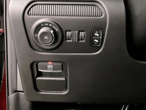 Used 2024 Jeep Wagoneer L Series III w/ Premium Group I image 36