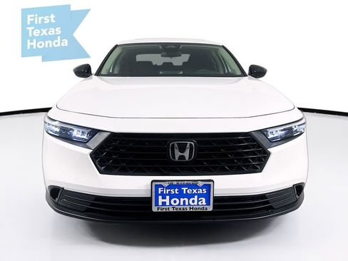 Used 2025 Honda Accord SE image 2