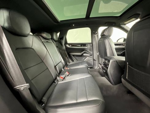 Used 2024 Porsche Cayenne image 23