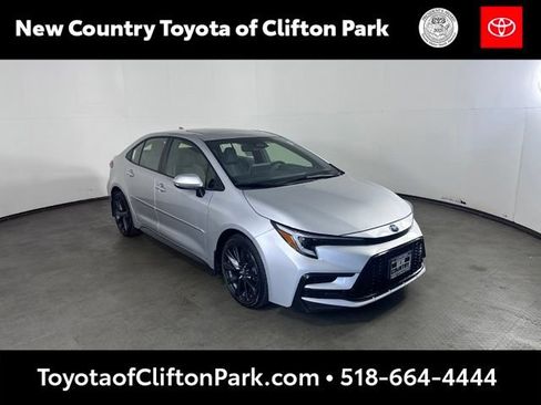 Used 2025 Toyota Corolla SE w/ SE Premium Package AWD/4WD image 1