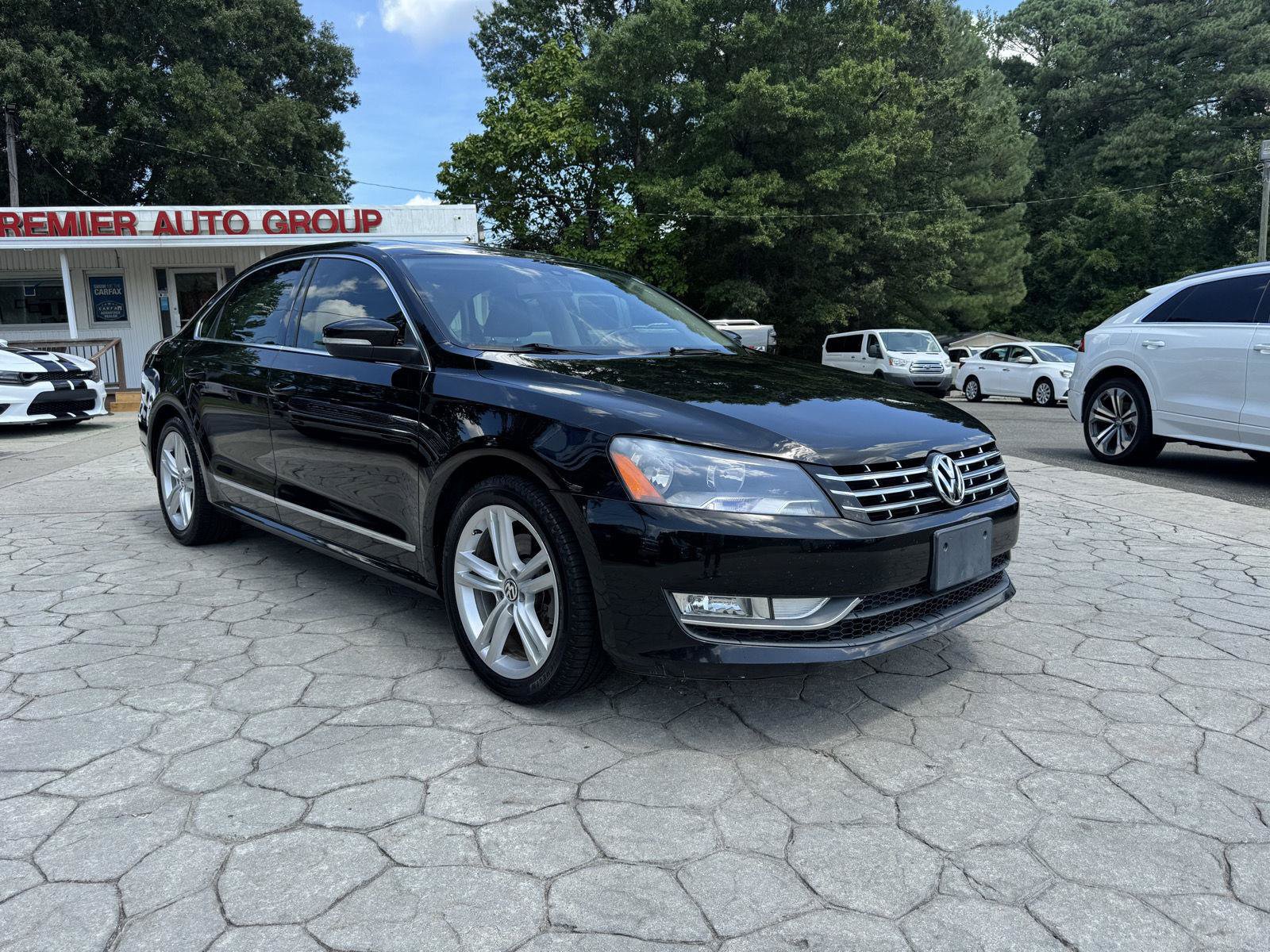 Used 2014 Volkswagen Passat TDI SE FWD image 1
