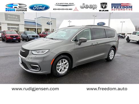 Used 2022 Chrysler Pacifica Touring-L image 1