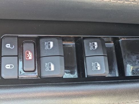 Used 2024 Jeep Wagoneer Series II w/ Flexible Seating Group AWD/4WD image 12