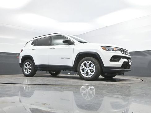 Used 2024 Jeep Compass Latitude AWD/4WD image 44