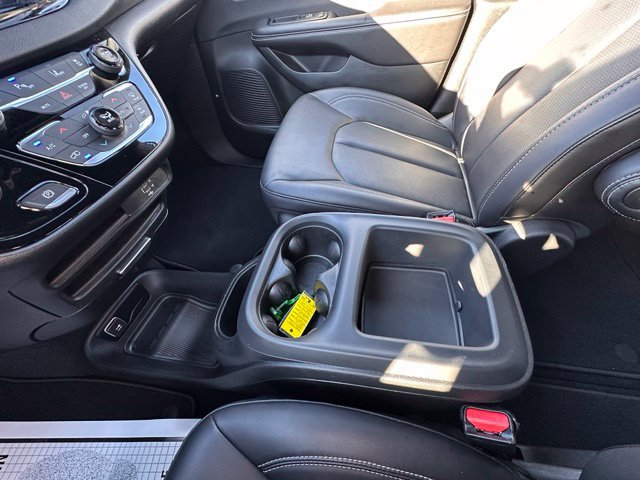Used 2026 Chrysler Pacifica Select FWD image 25
