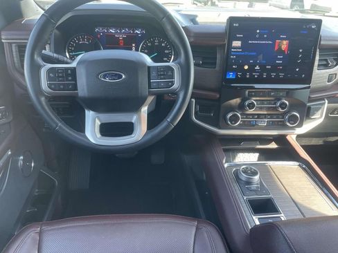Used 2024 Ford Expedition Limited RWD image 11