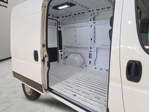 Used 2025 RAM ProMaster 2500 w/ Convenience Group FWD image 26
