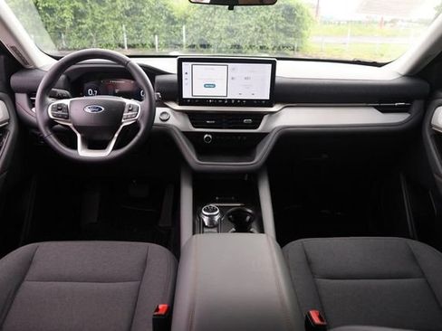 Certified 2025 Ford Explorer Active AWD/4WD image 22