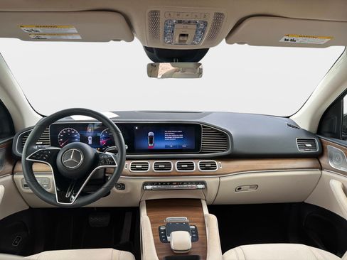 Used 2024 Mercedes-Benz GLE 350 4MATIC w/ Winter Package image 35