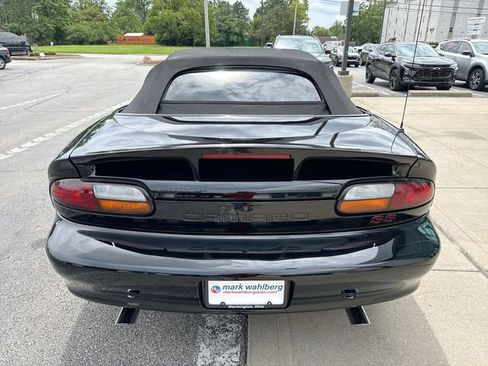 Used 2001 Chevrolet Camaro Z28 w/ SS Performance/Appearance Pkg RWD image 13