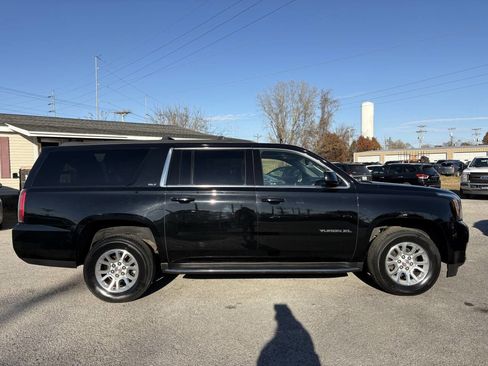 Used 2019 GMC Yukon XL SLT w/ Open Road Package image 2