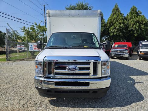 Used 2021 Ford E-350 and Econoline 350 Super Duty w/ Power Windows & Locks Group RWD image 8