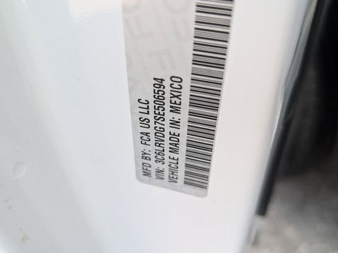 Used 2025 RAM ProMaster 2500 w/ Convenience Group FWD image 18