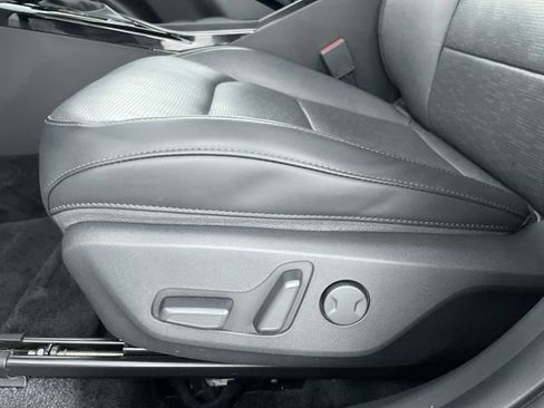 Used 2023 Kia Niro SX Touring FWD image 35