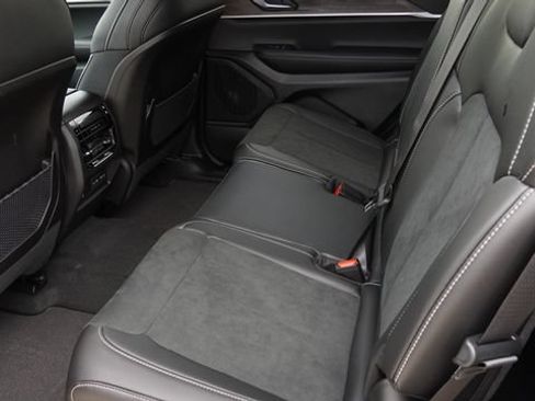 New 2026 Jeep Grand Cherokee L 4WD image 13