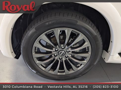 Used 2022 Nissan Armada Platinum w/ Captain's Chairs Package RWD image 32