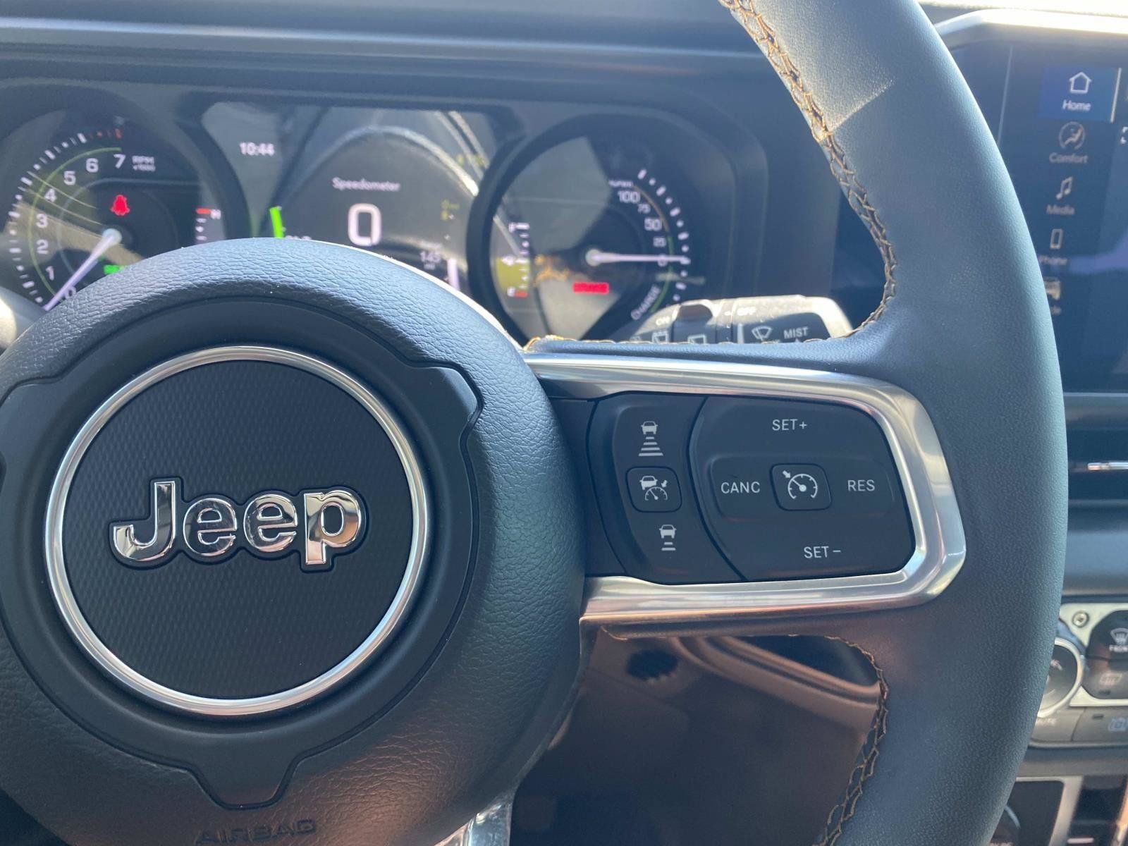 Used 2024 Jeep Wrangler Unlimited Sahara w/ Safety Group AWD/4WD image 42