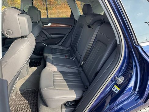 Used 2023 Audi Q5 2.0T Premium w/ Convenience Package image 23