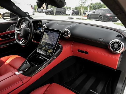 Used 2022 Mercedes-Benz SL 63 AMG 4MATIC image 11