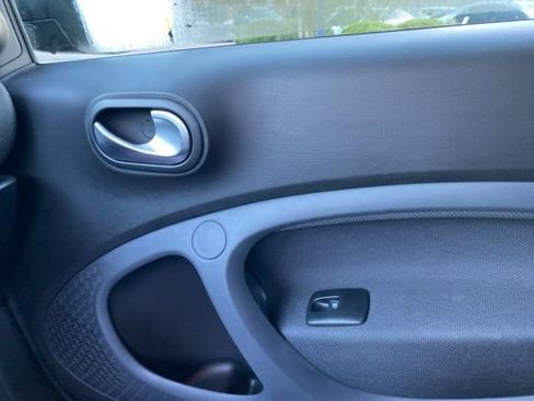 Used 2017 smart fortwo electric drive image 31