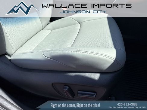 Used 2024 Toyota Venza Limited AWD/4WD image 45