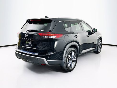 Used 2024 Nissan Rogue SL w/ SL Premium Package FWD image 9