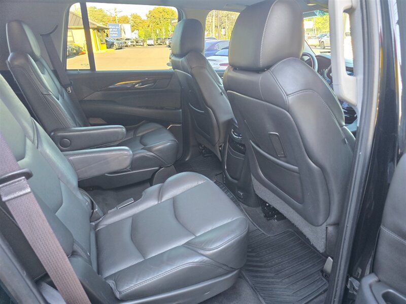 Used 2017 Cadillac Escalade Premium Luxury AWD/4WD image 19