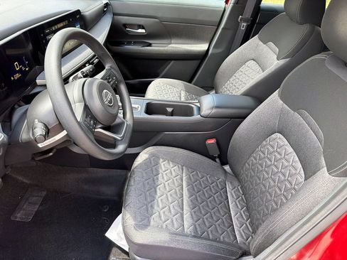 Used 2025 Nissan Kicks SV w/ SV Premium Package FWD image 9