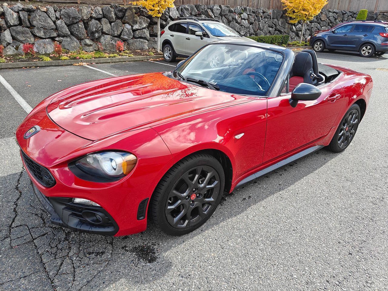 Used 2018 FIAT 124 Spider Abarth w/ Convenience Group RWD image 11