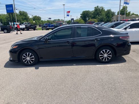 Used 2024 Toyota Camry LE FWD image 4