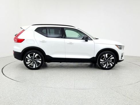 Certified 2024 Volvo XC40 B5 Plus w/ Protection Package Premier image 4